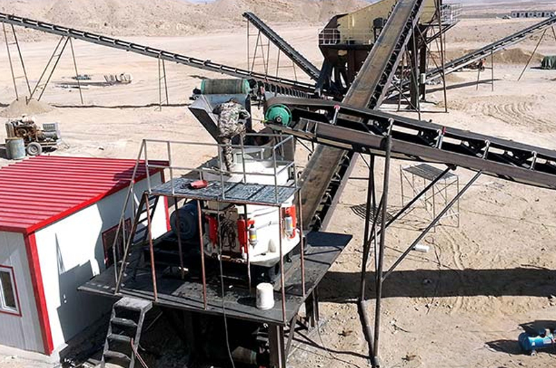 圓錐破碎機工作現場