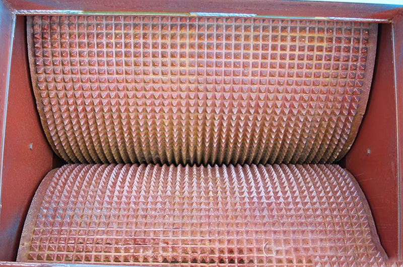 對輥制砂機結構圖