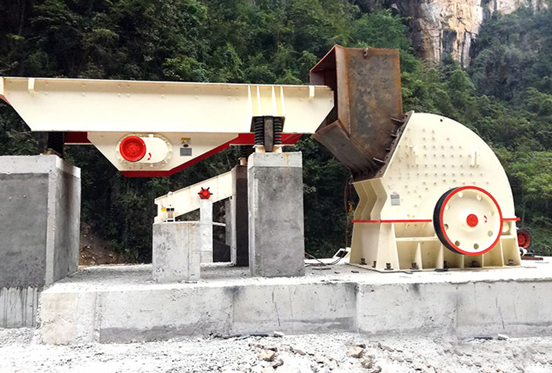 PCZ型號(hào)錘式破碎機(jī)