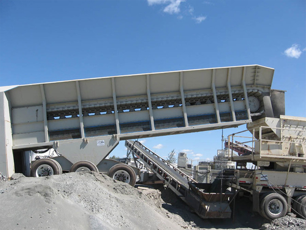 板喂機工作現場